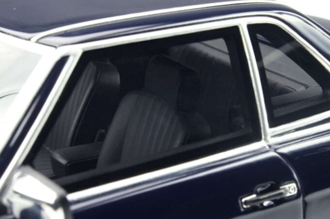Mercedes-Benz 560 AMG (R107) – Image 11