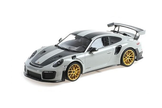 Porsche 911 GT2 RS (991.2) 1:18 model car Minichamps 155068304