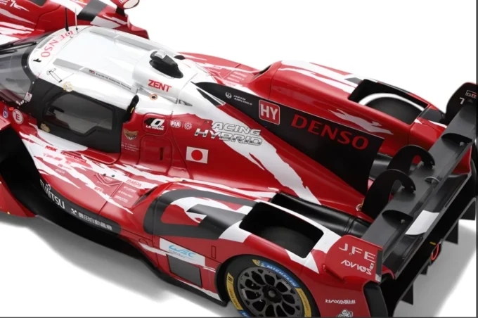 Toyota GR010 Hybrid #7 (24h Le Mans 2025) Voiture 1:18 Spark