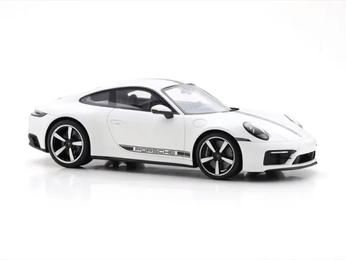 Porsche 911 (992) Carrera 4S - Image 2