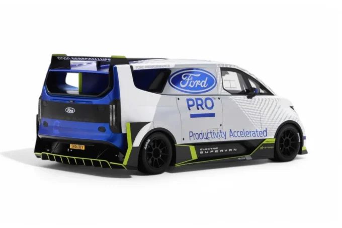 Ford Transit SuperVan 4 2000hp - Image 2