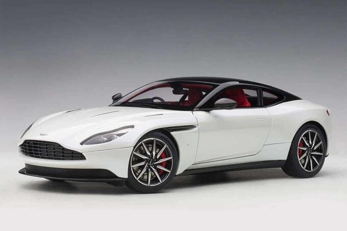 Aston Martin DB11