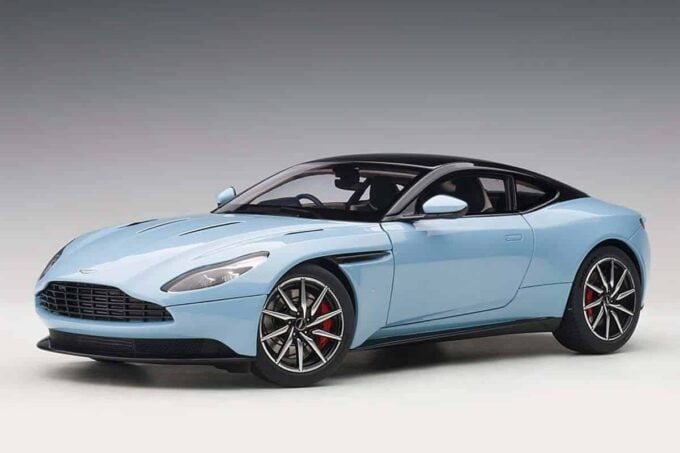 Aston Martin DB11