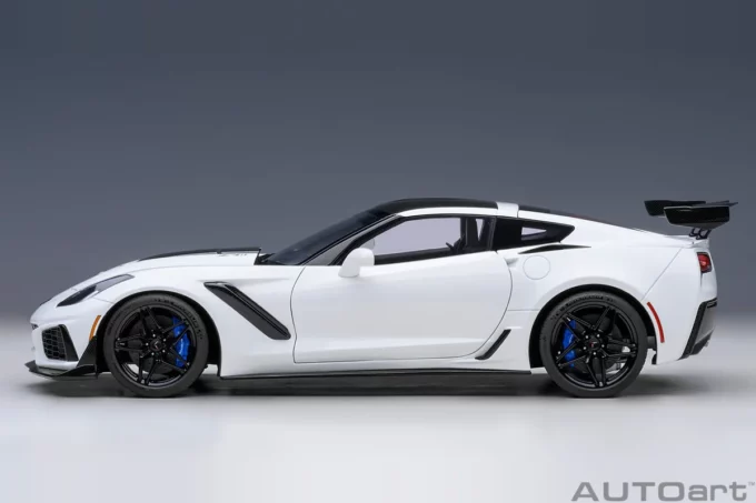 Chevrolet Corvette C7 ZR1 - Image 11