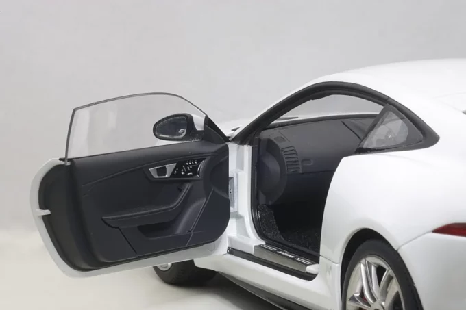 Jaguar F-Type R Coupe - Image 6