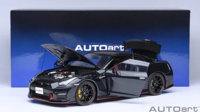 ERA Car 日産 ニッサン GTR R35 NISMO 黒色 チェイス AUTOart Nissan GT-R (R35) Nismo 2022 Special Edition, Meteor