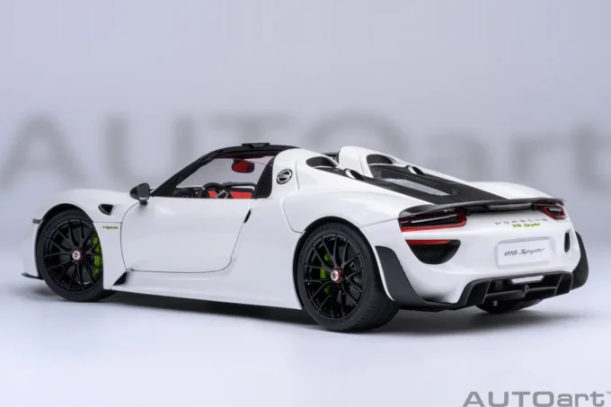 Porsche 918 Spyder Weissach Package – Image 2