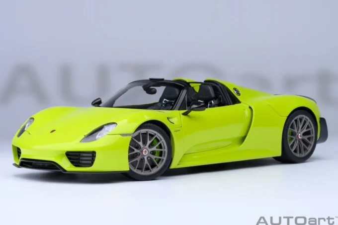Porsche 918 Spyder Weissach Package