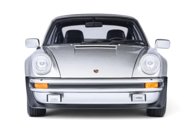 Porsche 911 (930) Turbo 3.0 - Image 11