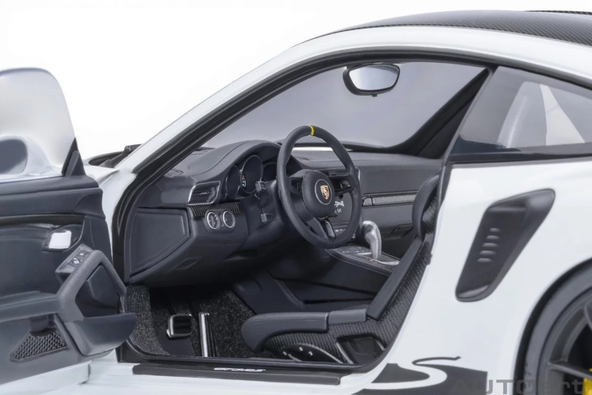 Porsche 911 (991.2) GT3 RS Weissach Package - Image 4