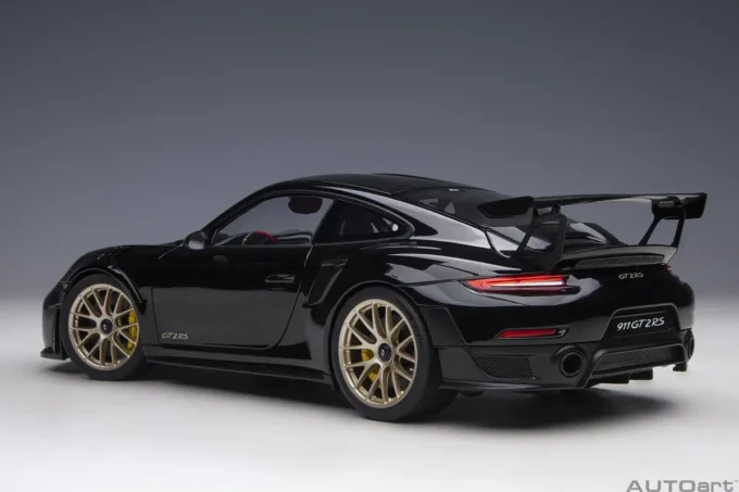 Porsche 911 (991.2) GT2 RS Weissach Package – Image 2