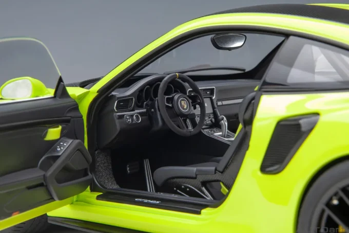 Porsche 911 (991.2) GT2 RS Weissach Package – Image 4