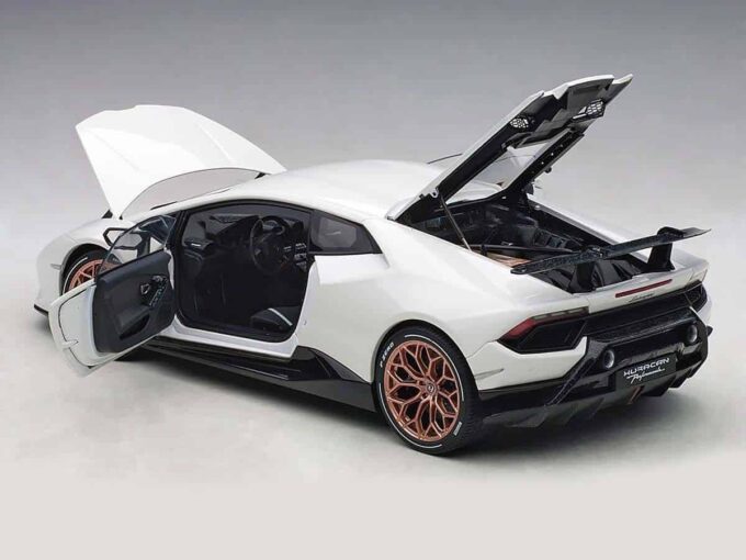Lamborghini Huracan Performante – Image 2