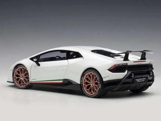 Lamborghini Huracan Performante – Image 5