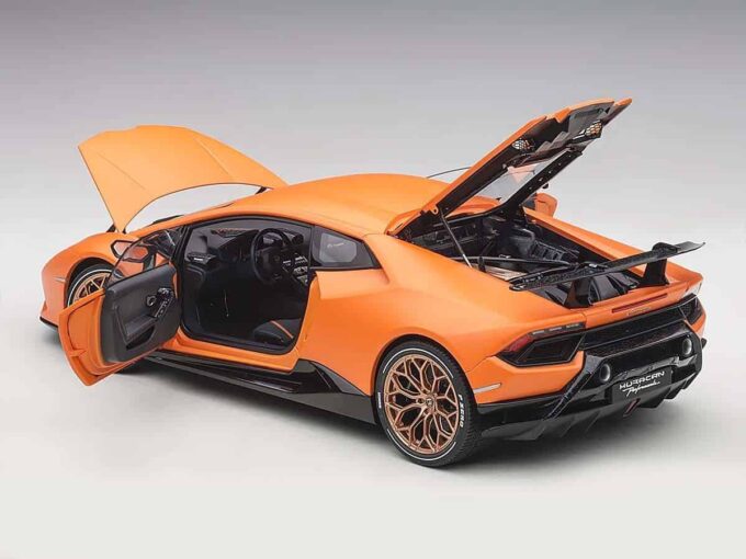 Lamborghini Huracan Performante – Image 2