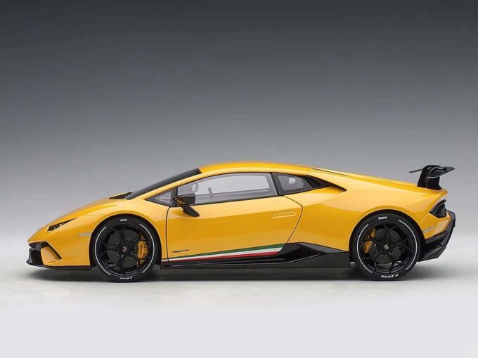 Lamborghini Huracan Performante – Image 3