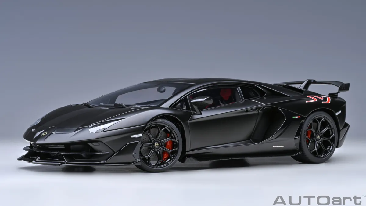 自動車 Lamborghini Aventador Limited Edition hqdefault.jpg