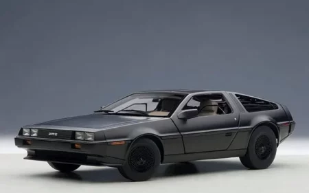 DeLorean DMC-12