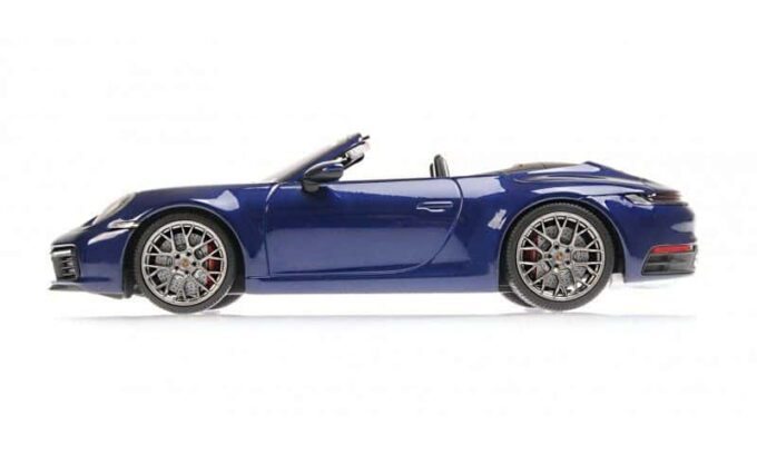 Porsche 911 (992) Carrera 4S Cabriolet - Image 3