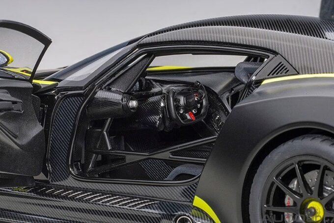 Aston Martin Vulcan - Image 8