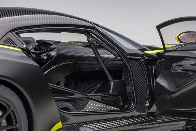 Aston Martin Vulcan - Image 7