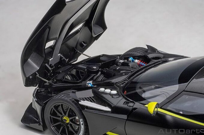 Aston Martin Vulcan - Image 6