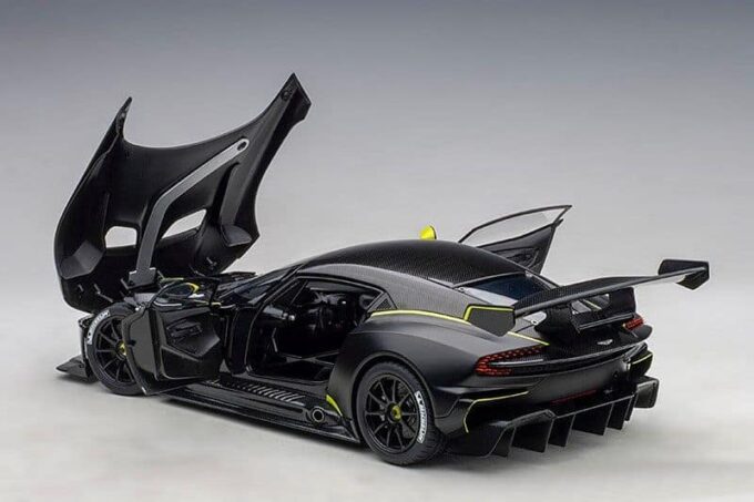 Aston Martin Vulcan - Image 4