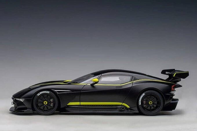 Aston Martin Vulcan - Image 3