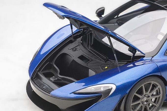 オートアート McLAREN P1 アザーブルー 1/18 ミニカー Y0949 オートアート McLAREN P1 アザーブルー 1/18 ミニカー Y0949