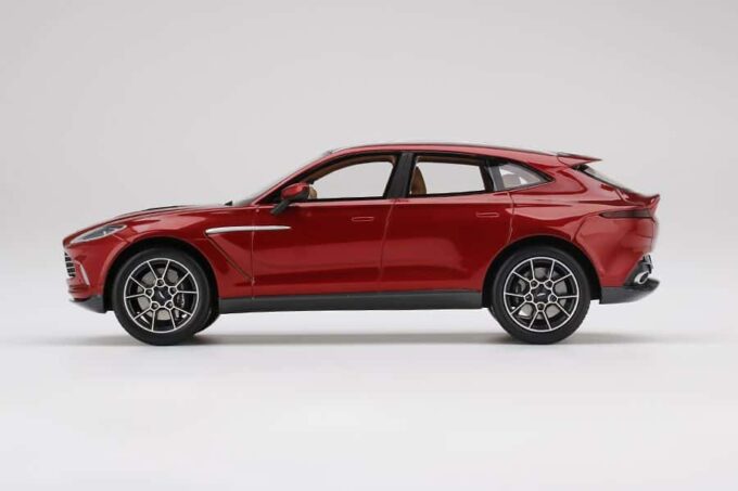 Aston Martin DBX – Image 3