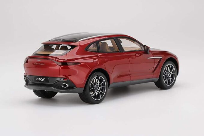 Aston Martin DBX – Image 2