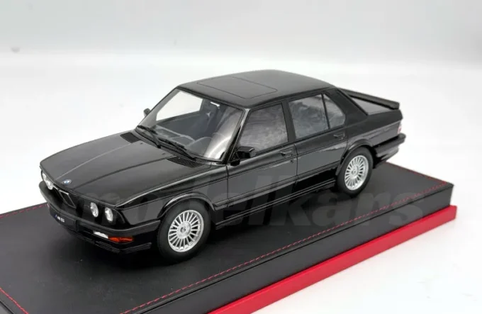 BMW M5 E28