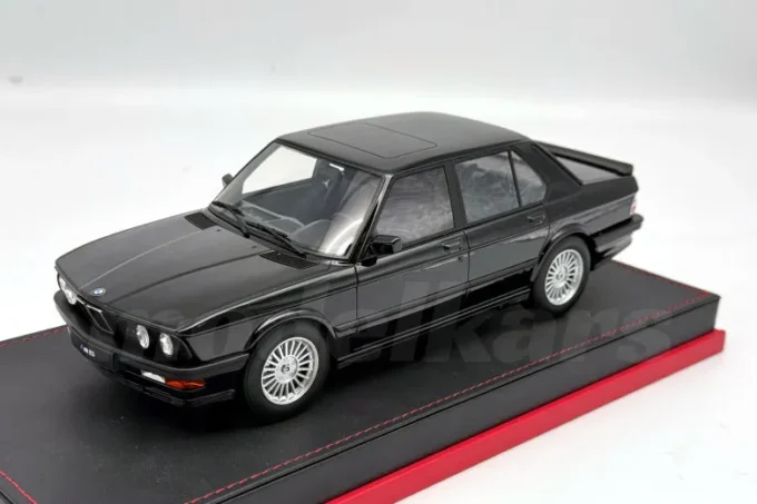 BMW M5 E28