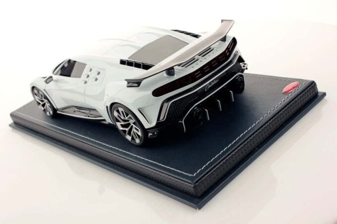 Bugatti Centodieci - Image 4