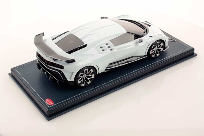 Bugatti Centodieci - Image 2