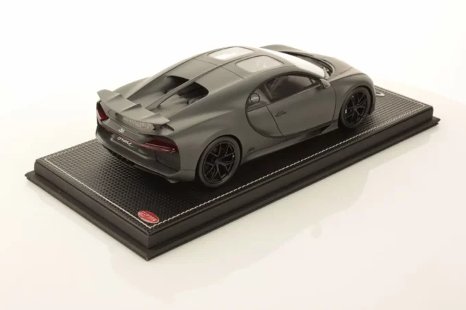 Bugatti Chiron Edition Noire - Image 2