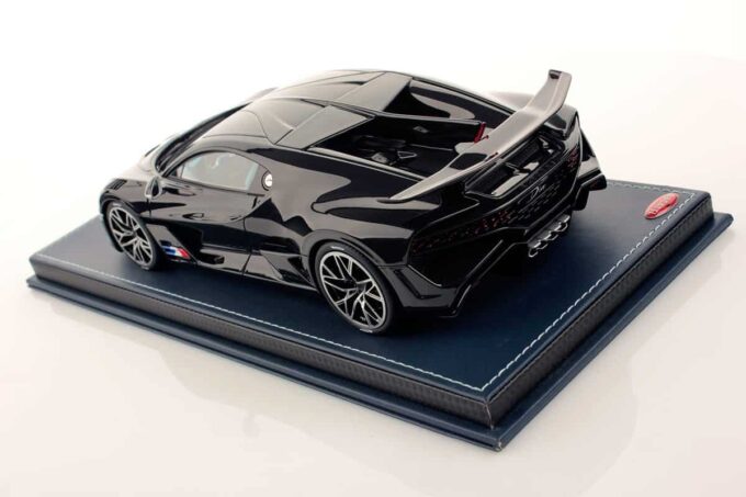 Bugatti Divo - Image 4