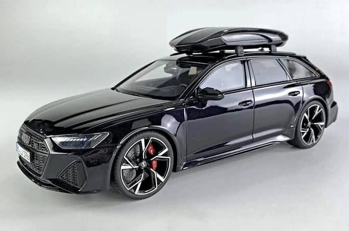 Audi RS6 Avant (with roof box)