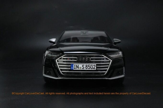 Audi S8 - Image 3