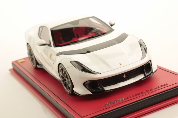 Ferrari 812 Competizione - Image 3