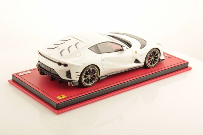Ferrari 812 Competizione - Image 2