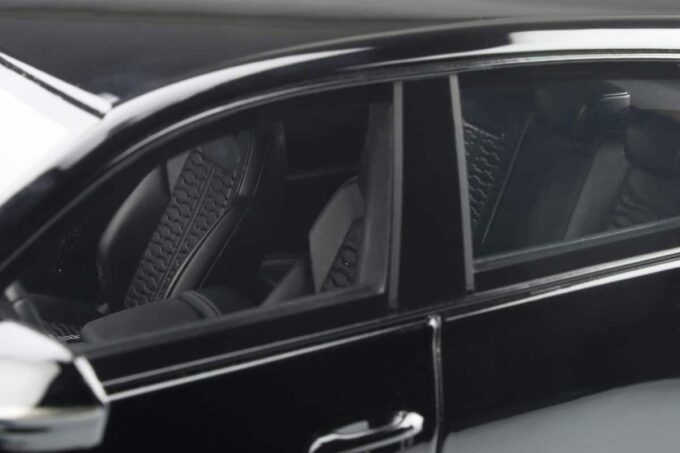 Audi RS Q8 – Image 11