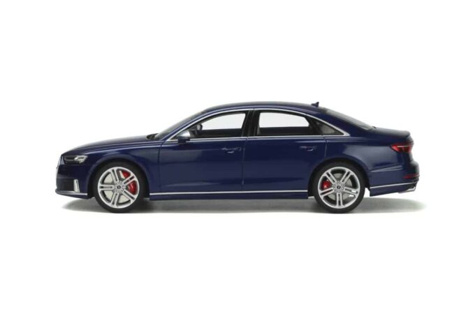 Audi S8 - Image 5