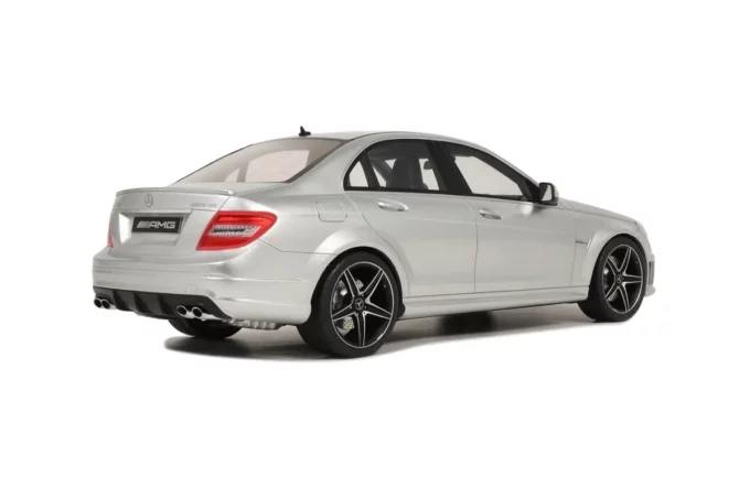 Mercedes-Benz C 63 AMG Sedan – Image 2