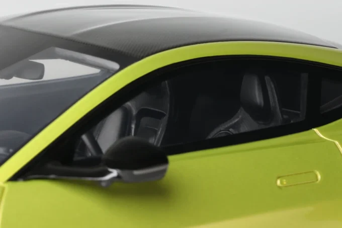 Aston Martin Vantage – Image 10