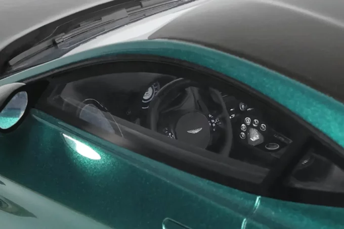 Aston Martin V12 Vantage – Image 10