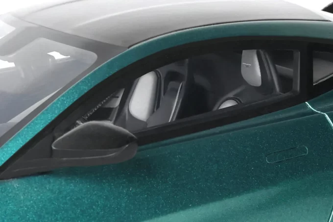 Aston Martin V12 Vantage – Image 11