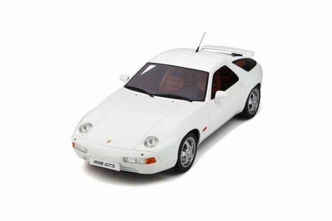 Porsche 928 GTS – Image 9