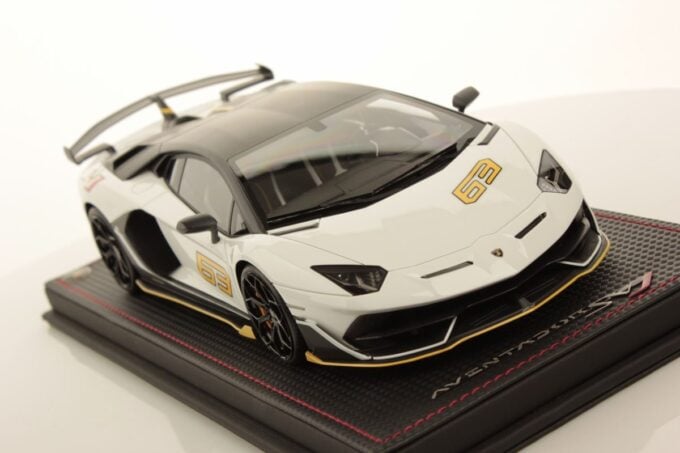 lambo034lim lamborghini aventador svj bianco isi mr models 10 1200