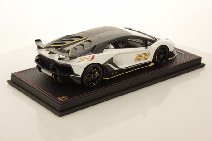 lambo034lim lamborghini aventador svj bianco isi mr models 11 1200